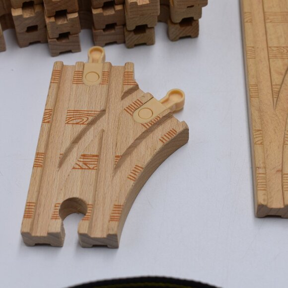 Lot of 40 Genuine Thomas Wooden Tracks Railway Trains Ascending Switch Curved - Picture 7 of 11